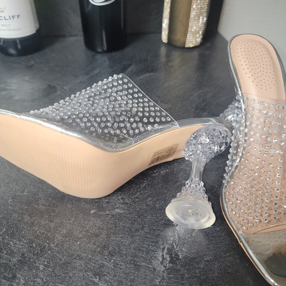 Simply Vera Vera Wang Silver Crystal Heels - Picture 2 of 3